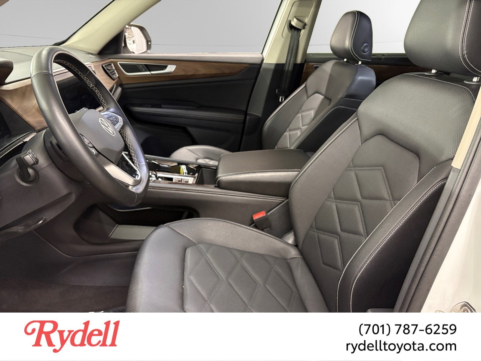 2025 Volkswagen Atlas 2.0T SE w/Technology