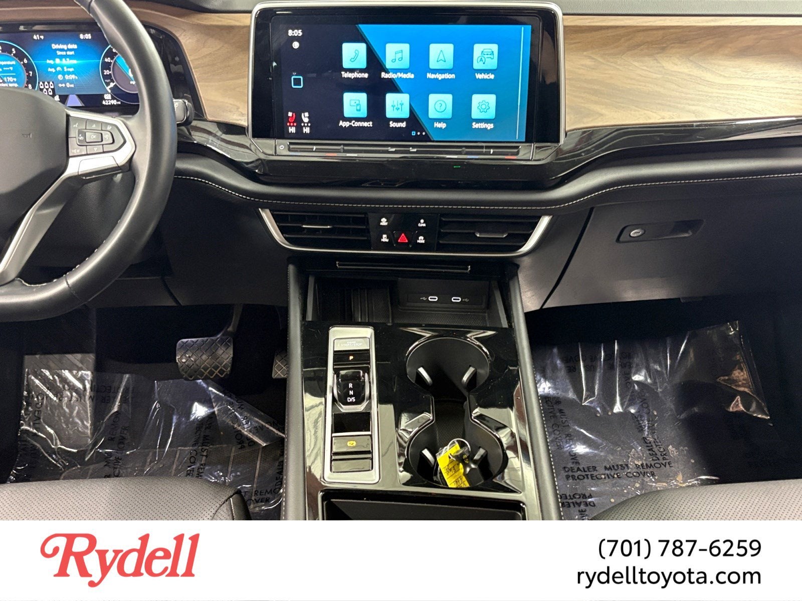 2025 Volkswagen Atlas 2.0T SE w/Technology