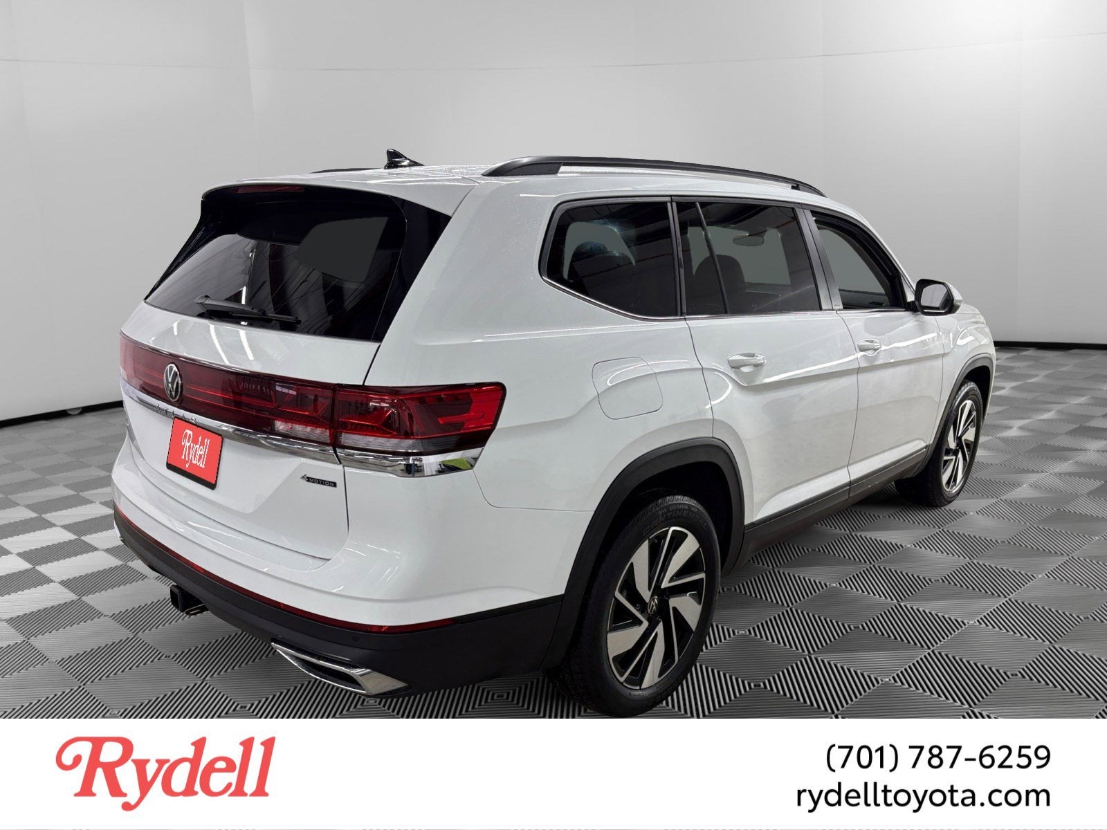 2025 Volkswagen Atlas 2.0T SE w/Technology