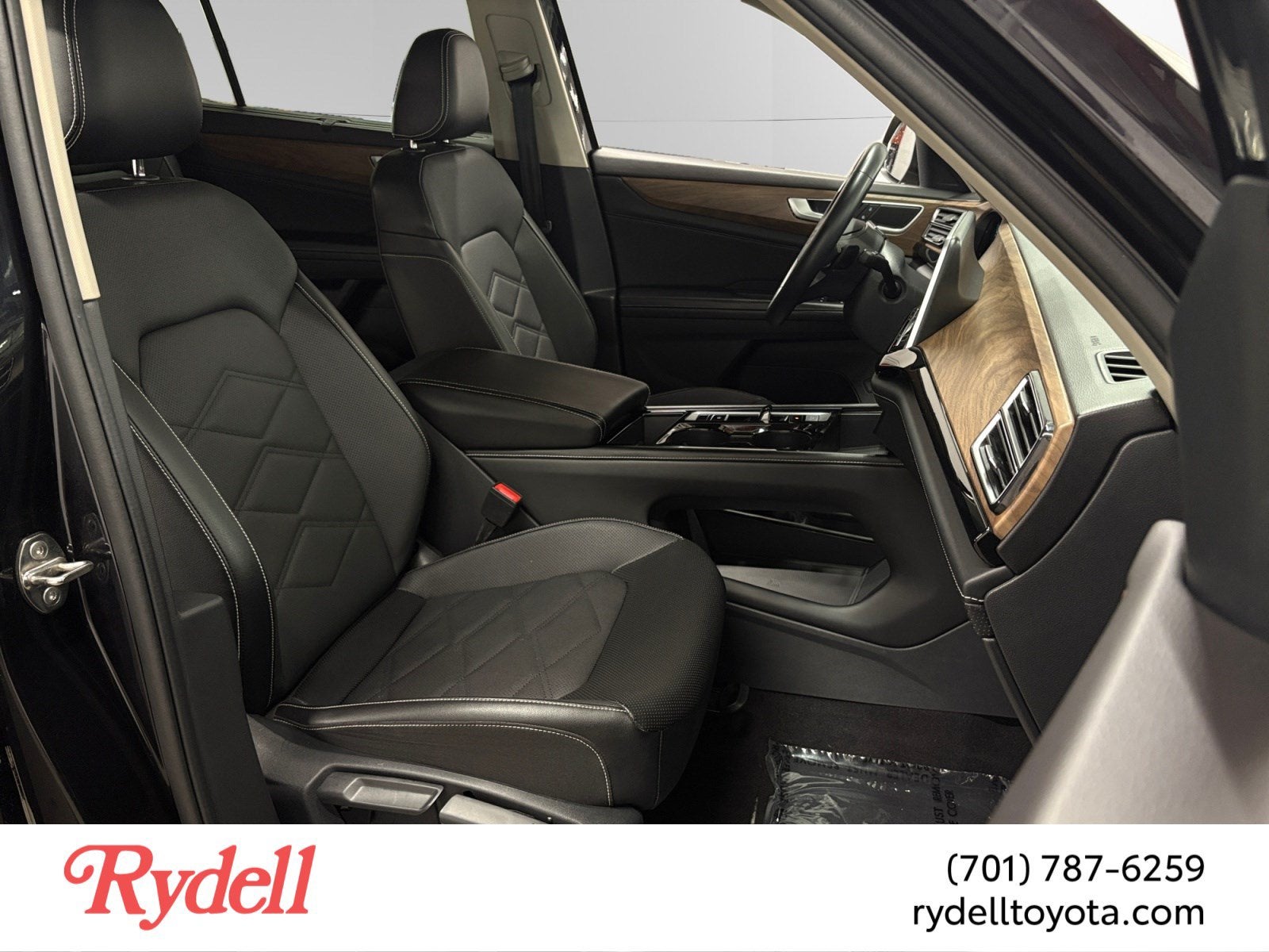 2024 Volkswagen Atlas 2.0T SE w/Technology