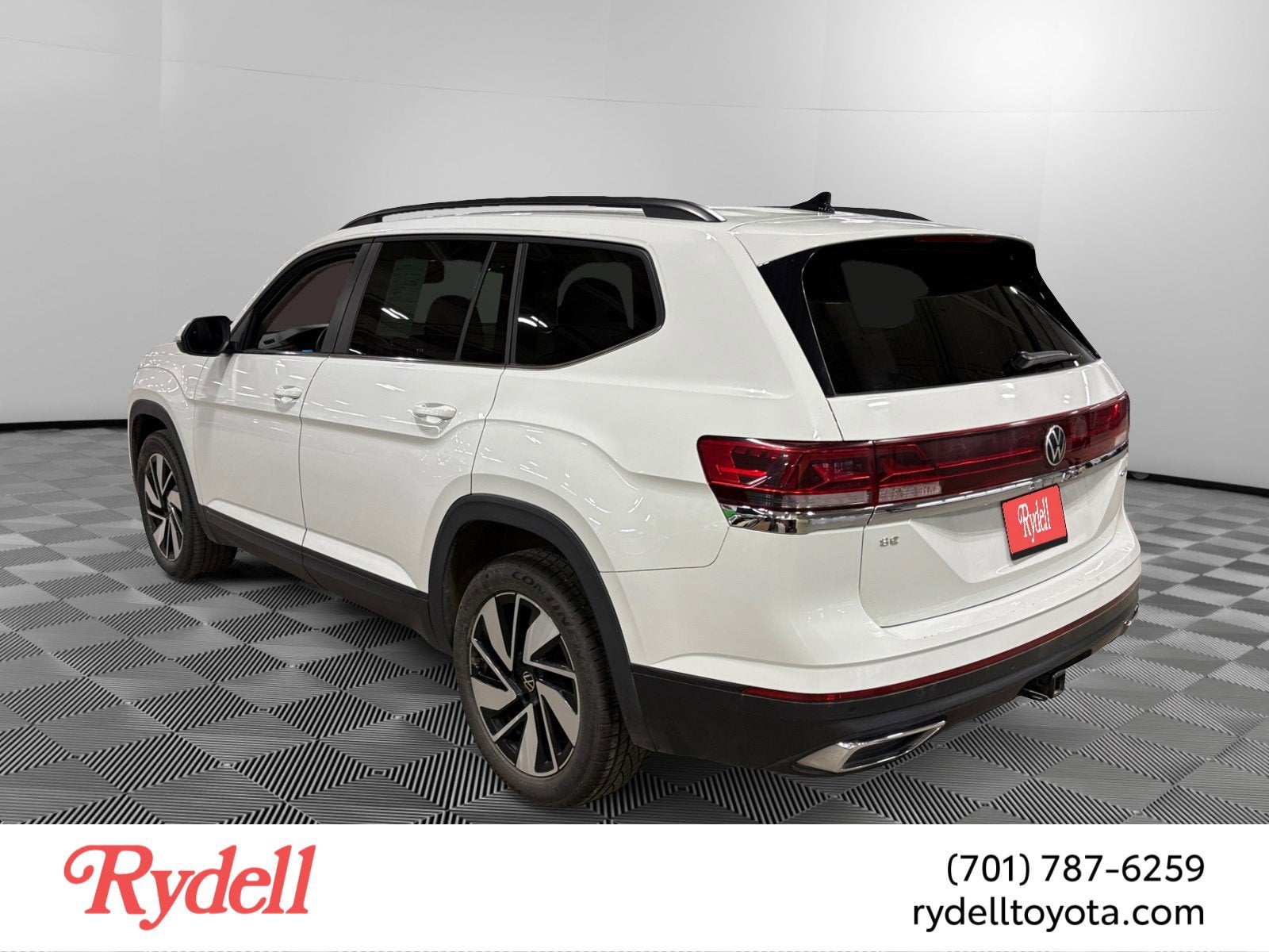 2025 Volkswagen Atlas 2.0T SE w/Technology