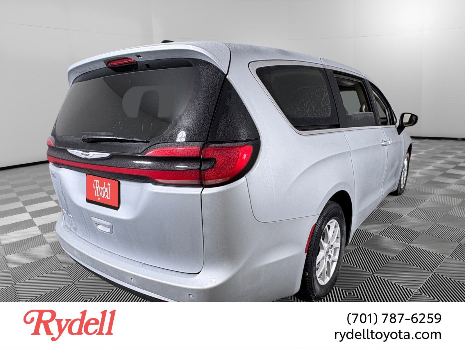 2023 Chrysler Pacifica Touring L