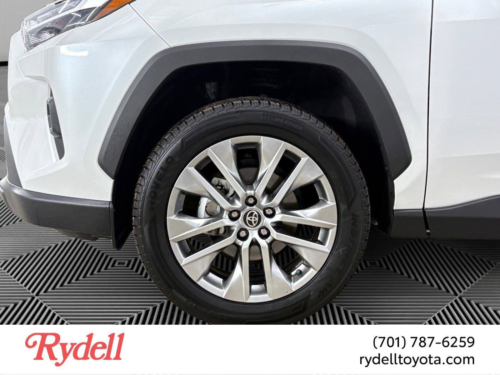 2025 Toyota RAV4 XLE Premium