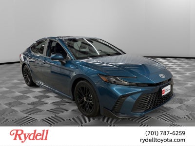 2025 Toyota Camry SE Hyb