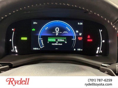 2025 Toyota Camry SE Hyb