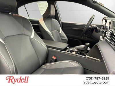 2025 Toyota Camry SE Hyb