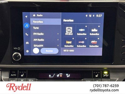 2025 Toyota Camry SE Hyb