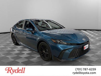 2025 Toyota Camry SE Hyb
