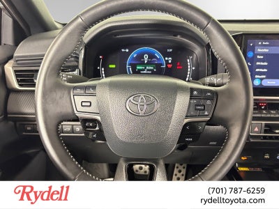 2025 Toyota Camry SE Hyb