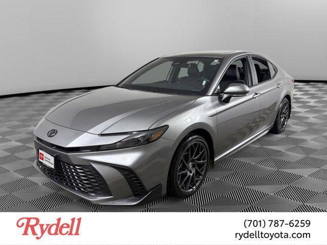 2025 Toyota Camry SE Hyb