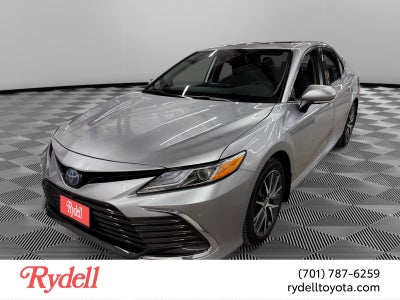 2022 Toyota Camry Hybrid XLE
