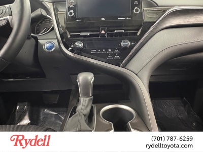 2022 Toyota Camry Hybrid XLE