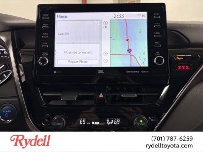 2022 Toyota Camry Hybrid XLE