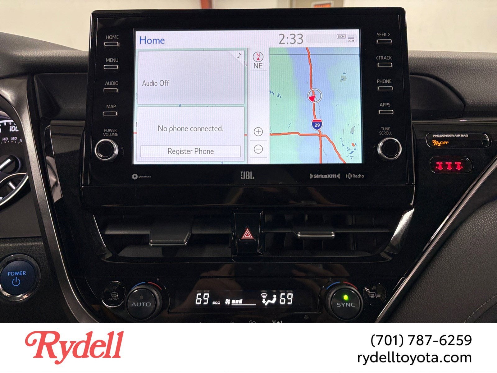 2022 Toyota Camry Hybrid XLE