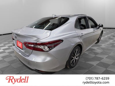 2022 Toyota Camry Hybrid XLE