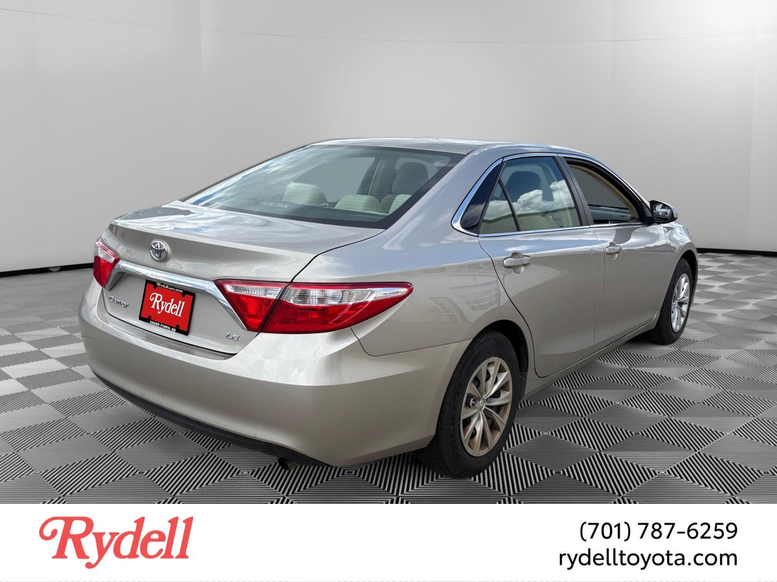 2016 Toyota Camry LE