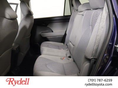 2022 Toyota Highlander LE