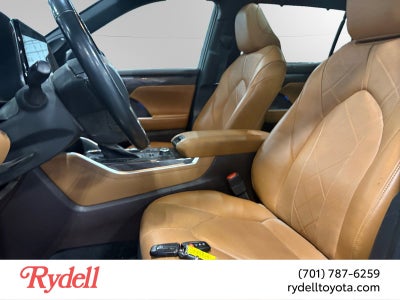 2022 Toyota Highlander Platinum