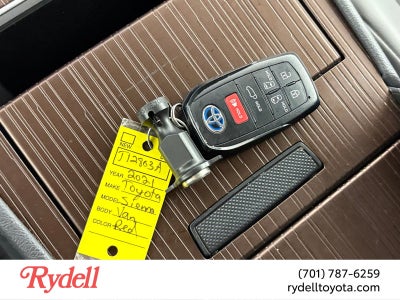2021 Toyota Sienna XLE