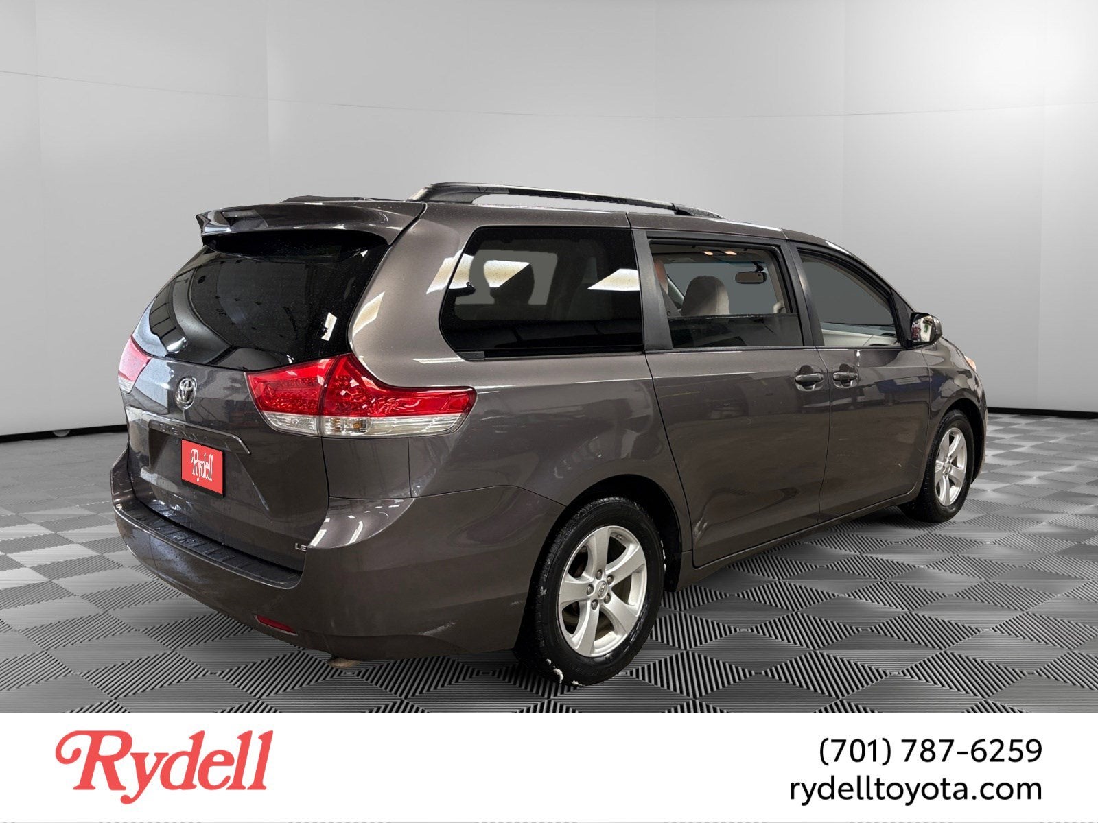 2013 Toyota Sienna LE