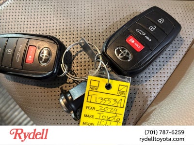 2024 Toyota Highlander Hybrid Limited