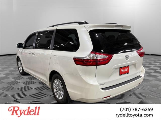2017 Toyota Sienna XLE