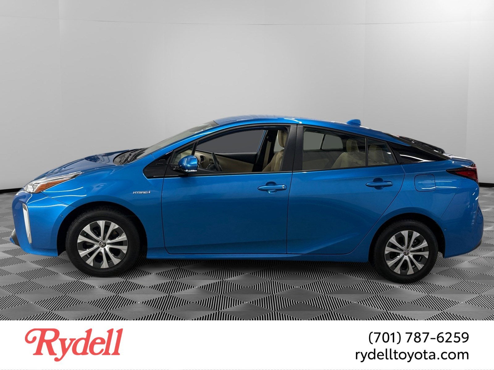2020 Toyota Prius LE