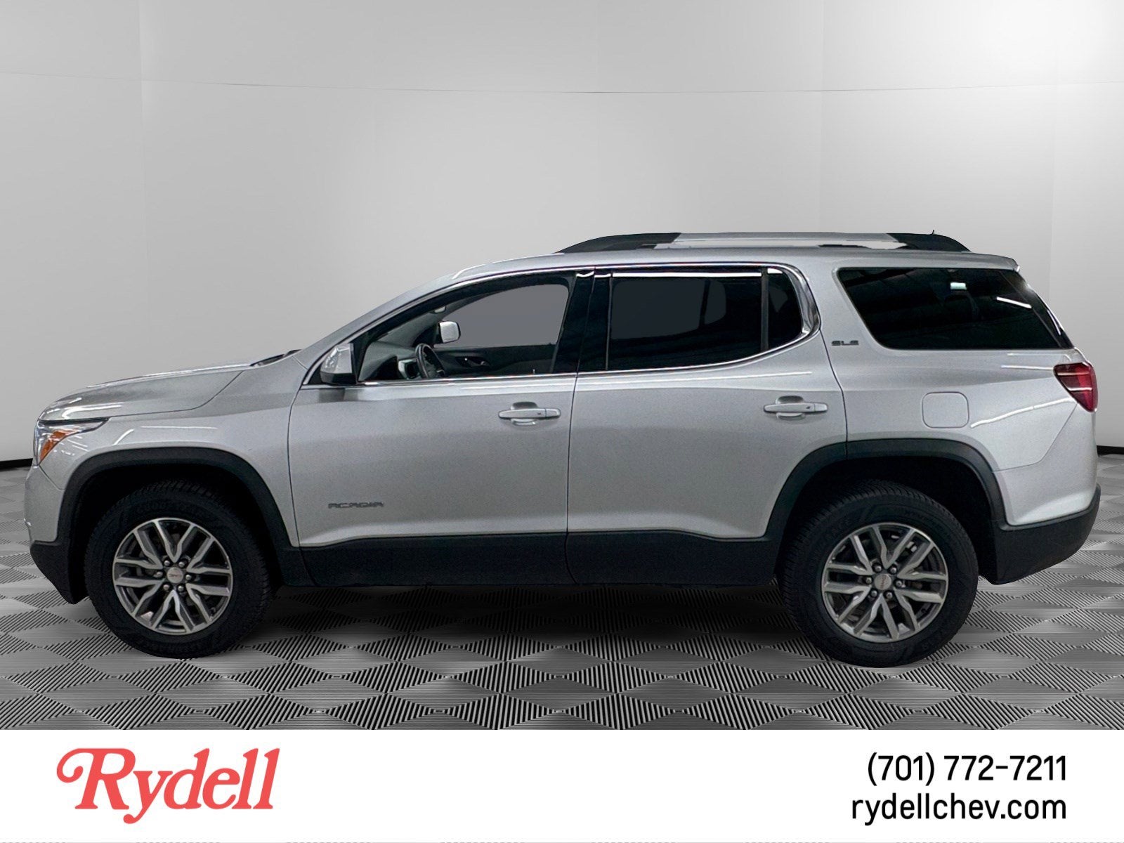 Used 2018 GMC Acadia SLE-2 with VIN 1GKKNSLA9JZ202265 for sale in Grand Forks, ND