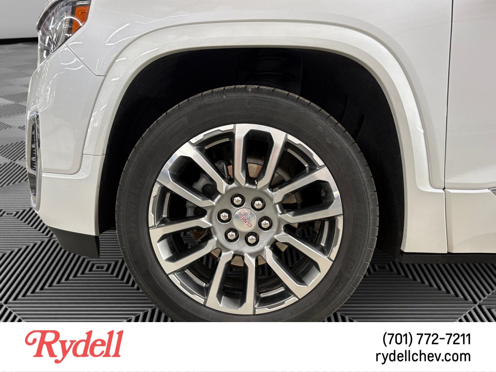 2023 GMC Acadia Denali