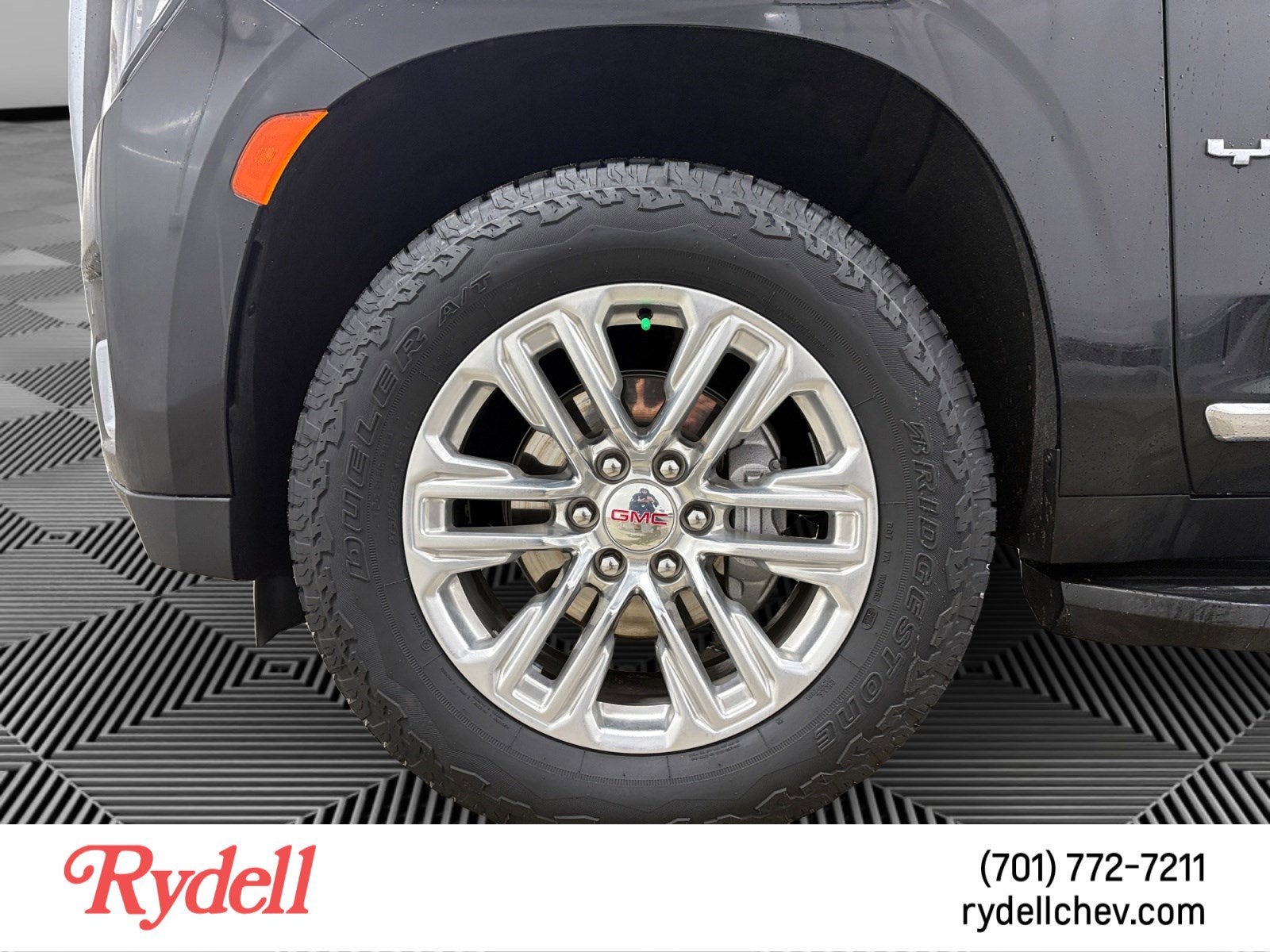 2024 GMC Yukon SLT