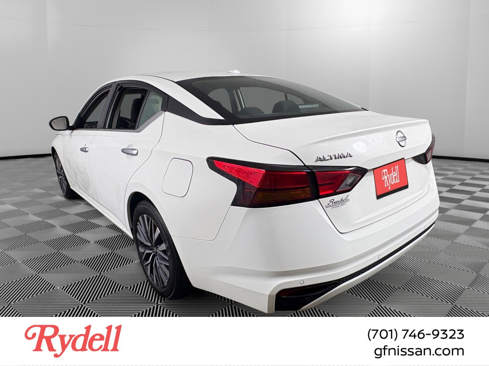 2025 Nissan Altima SV FWD