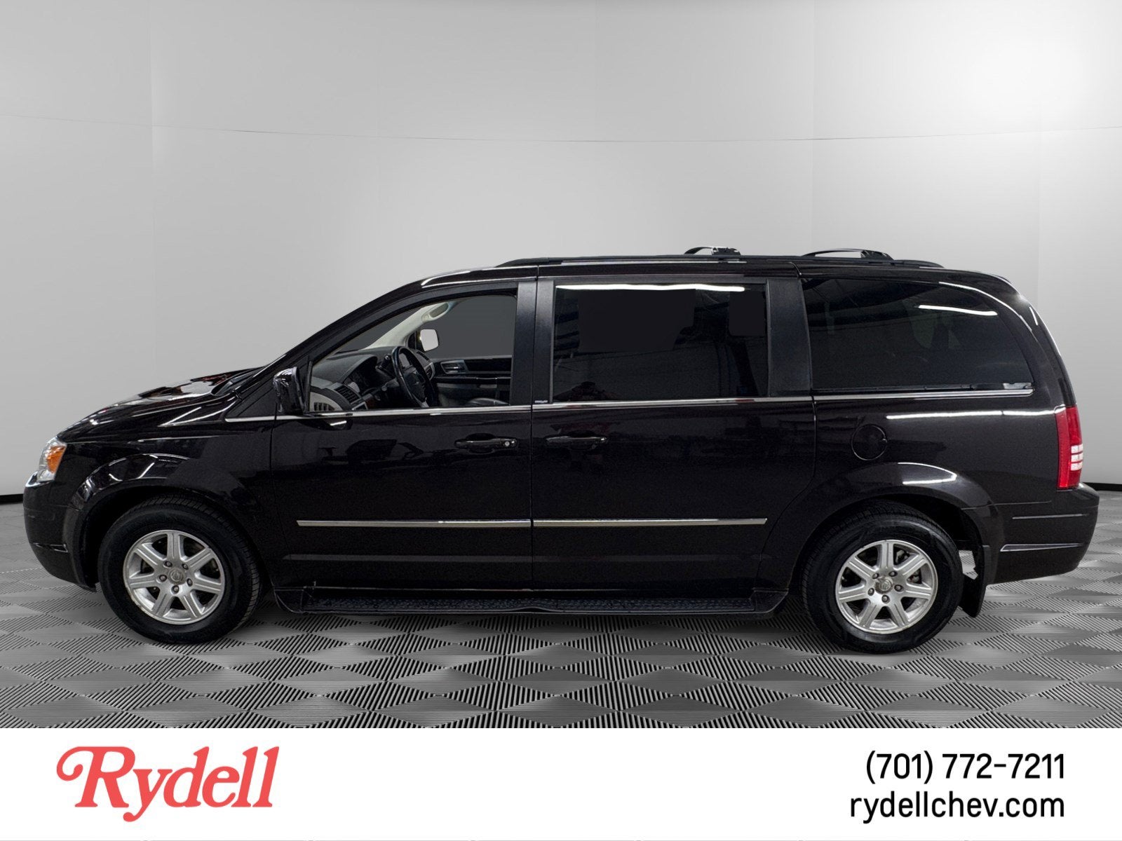 2010 Chrysler Town & Country Touring Plus