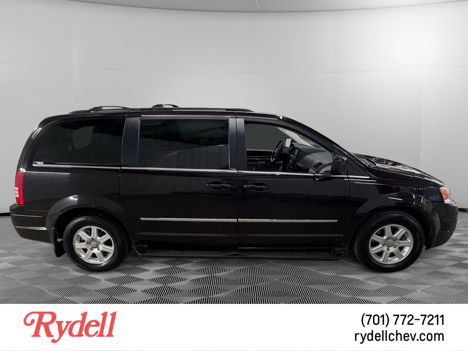 2010 Chrysler Town & Country Touring Plus