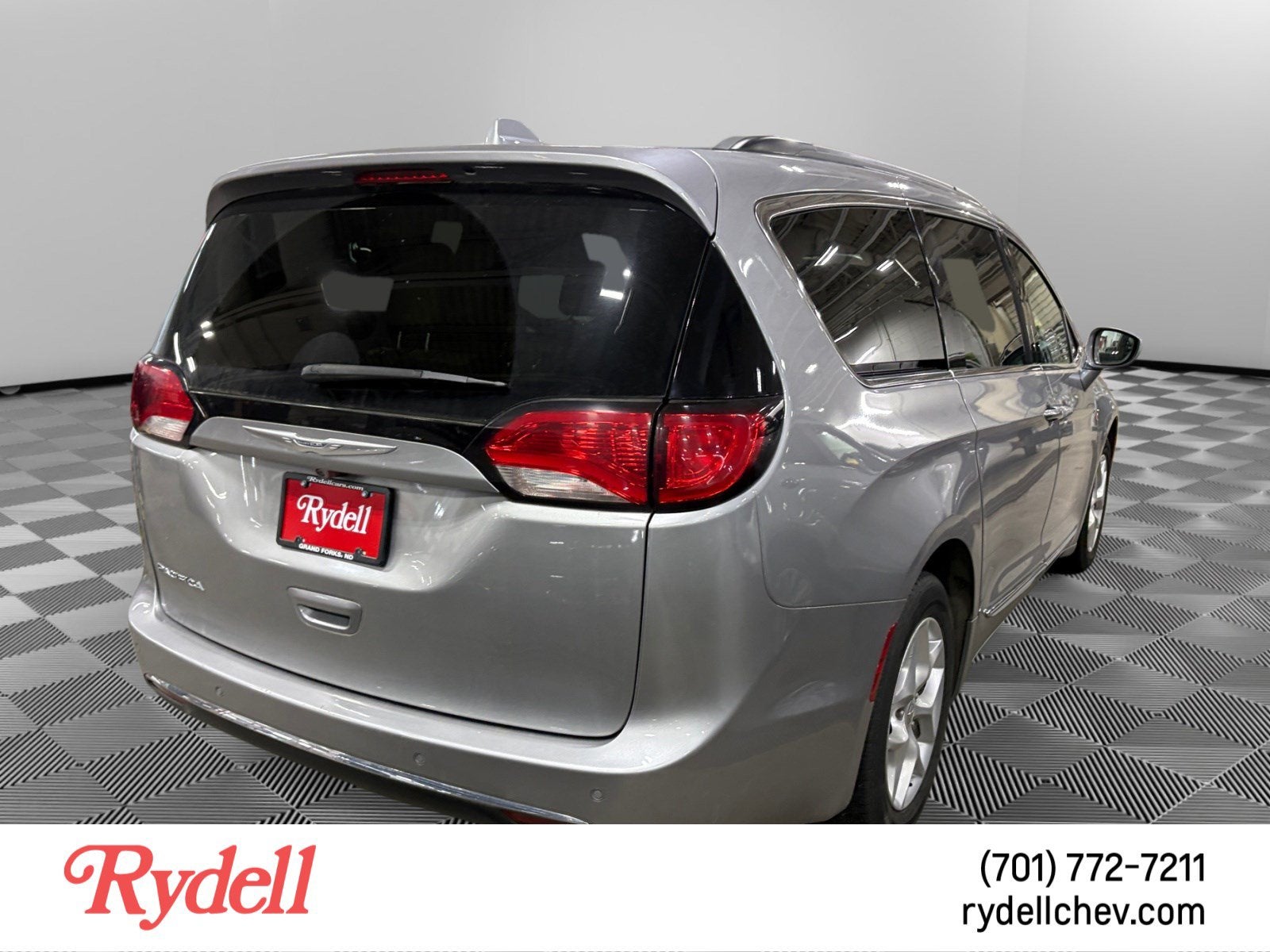 2017 Chrysler Pacifica Touring-L