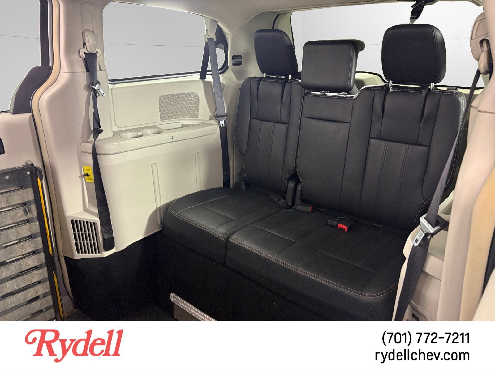 2016 Chrysler Town & Country Touring