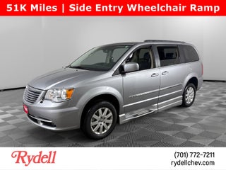 2016 Chrysler Town &amp; Country Touring