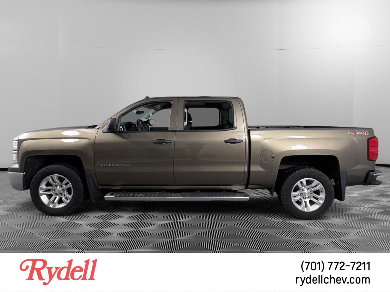 Used 2014 Chevrolet Silverado 1500 LT with VIN 3GCUKREC1EG347407 for sale in Grand Forks, ND