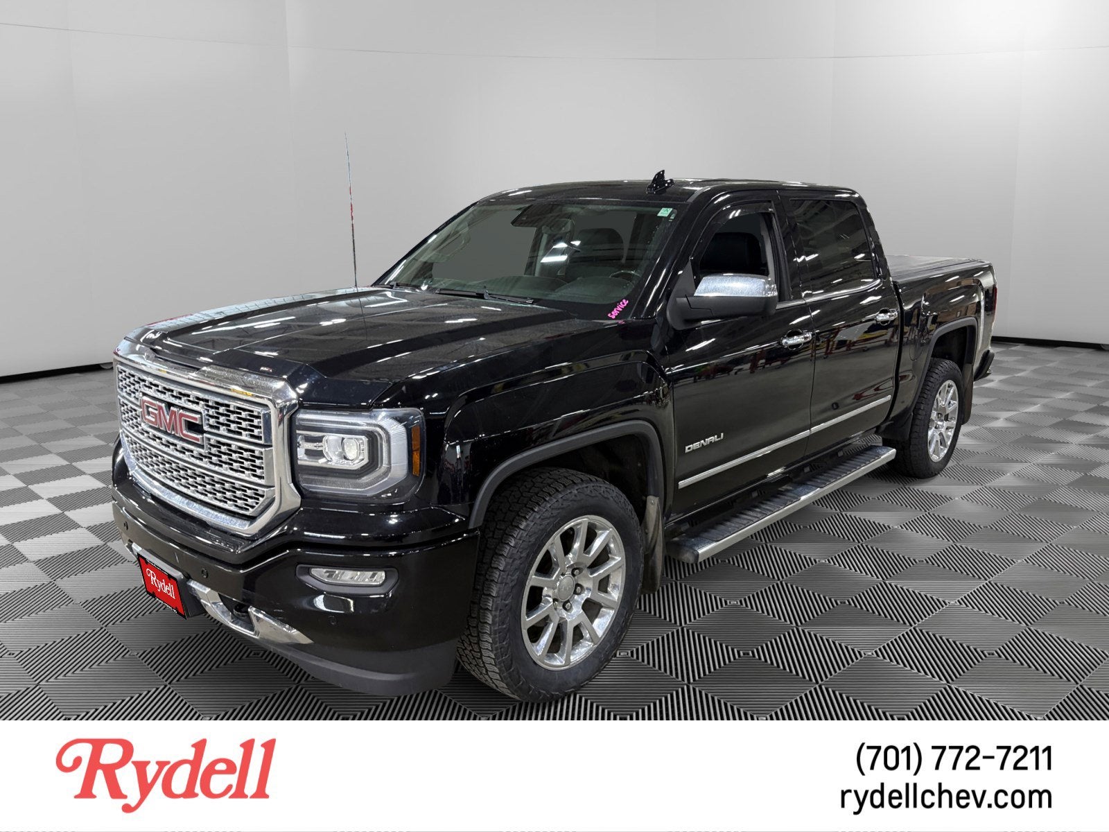 2017 GMC Sierra 4WD Crew Cab Short Box's photo