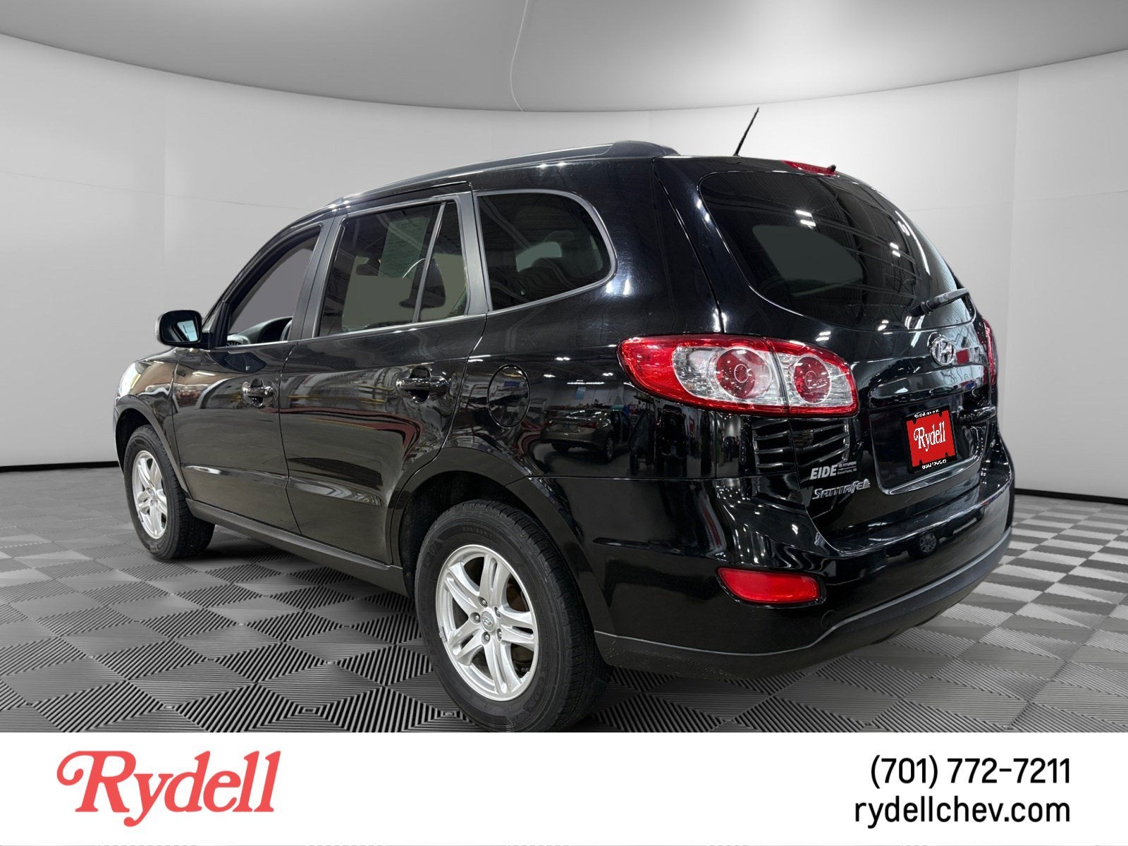 Used 2012 Hyundai Santa Fe GLS with VIN 5XYZGDAB7CG125053 for sale in Grand Forks, ND