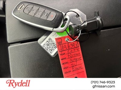 2025 Nissan Rogue SV