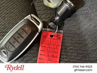 2025 Nissan Rogue SV