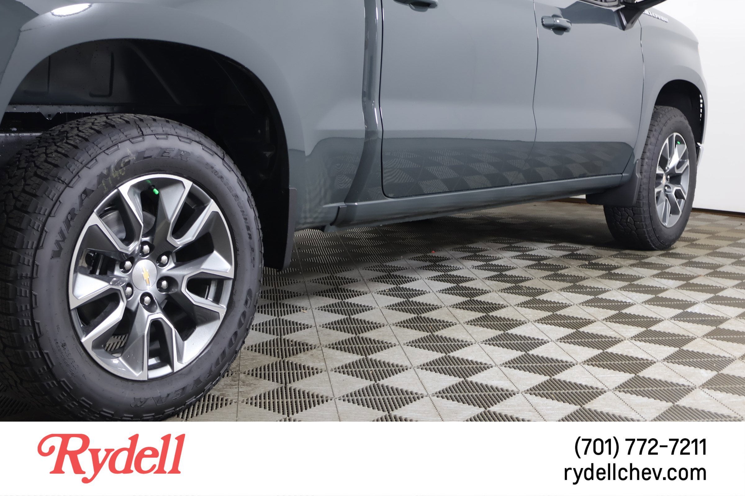 2025 Chevrolet Silverado 1500 LT (2FL)