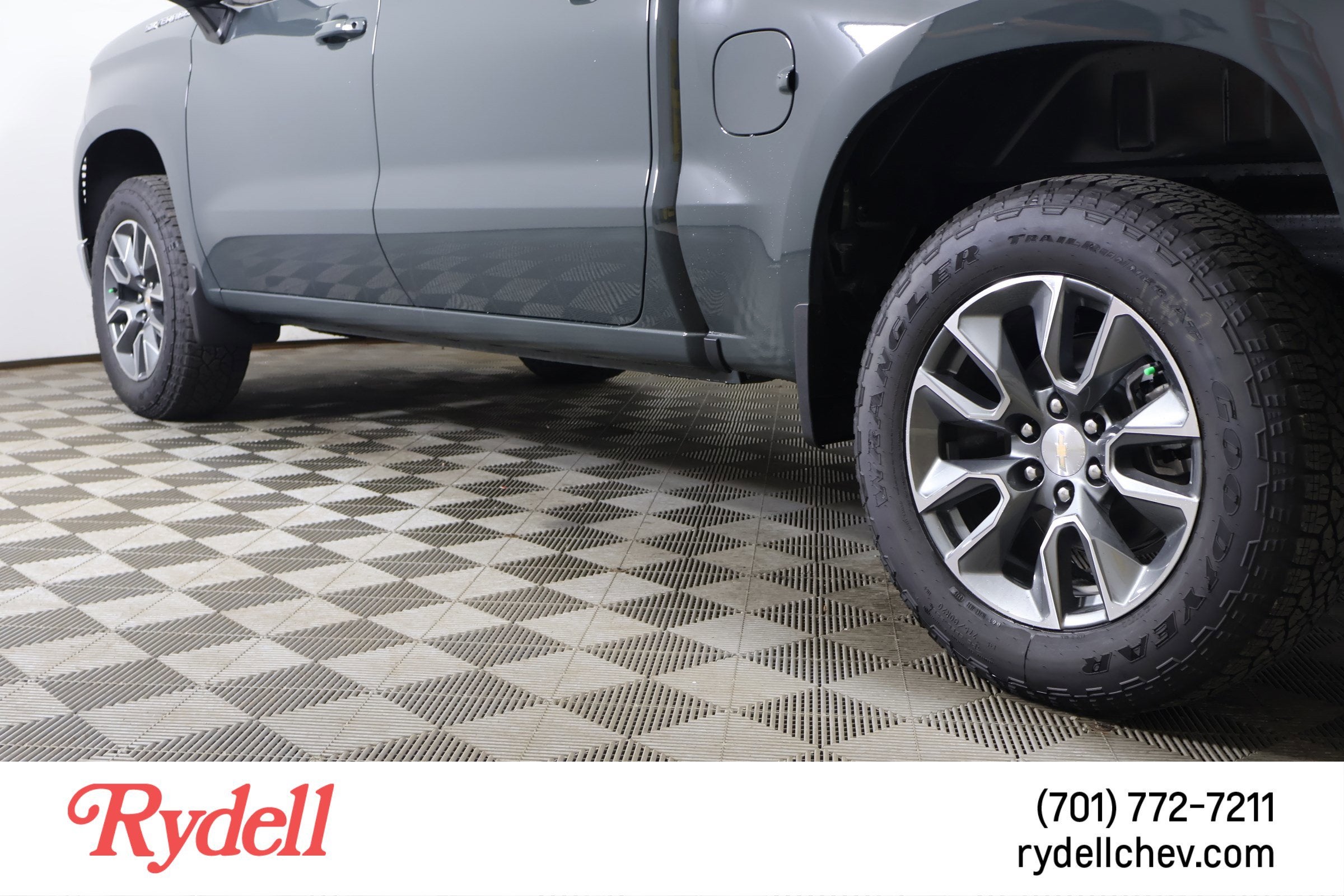 2025 Chevrolet Silverado 1500 LT (2FL)