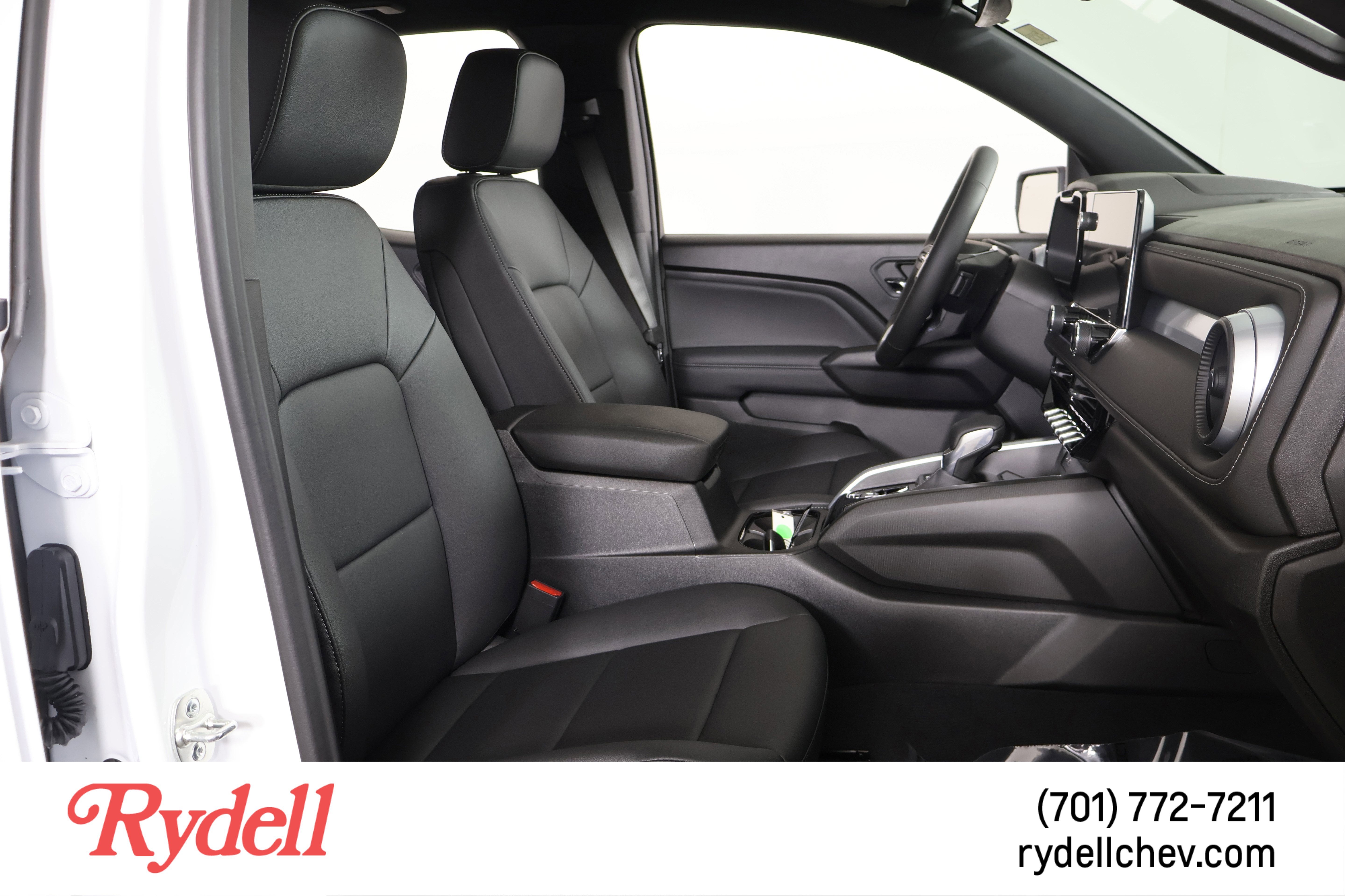 2025 Chevrolet Colorado WT/LT