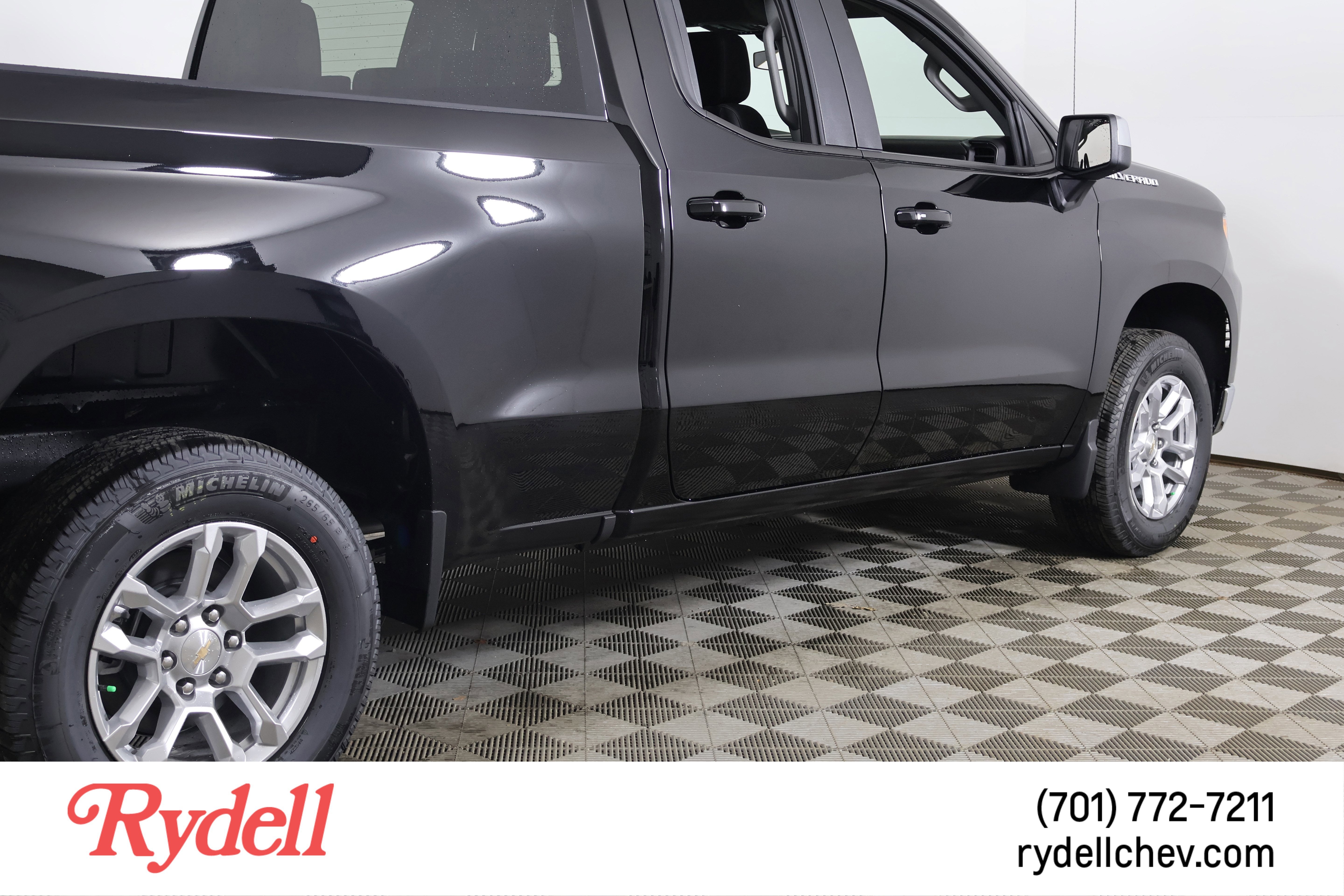 2025 Chevrolet Silverado 1500 LT (2FL)