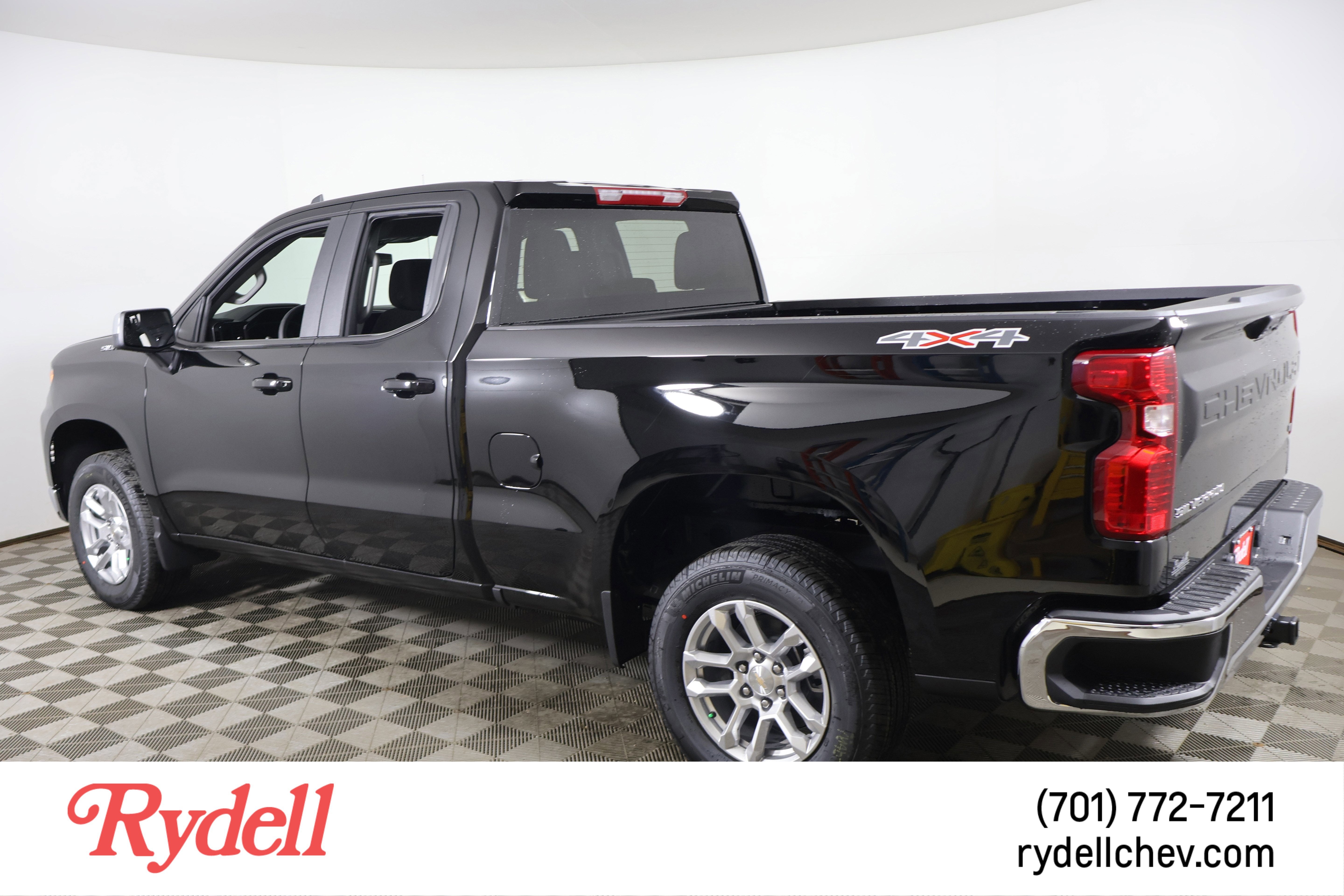 2025 Chevrolet Silverado 1500 LT (2FL)