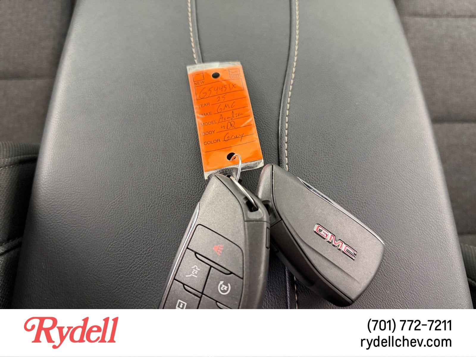 2025 GMC Acadia Elevation