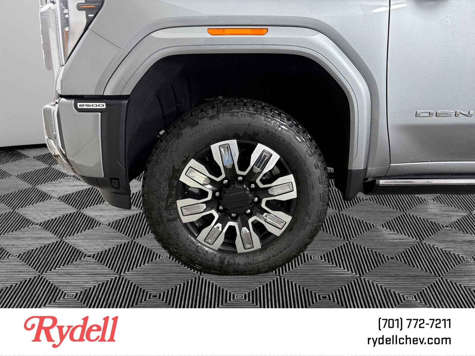 2025 GMC Sierra 2500 HD Denali