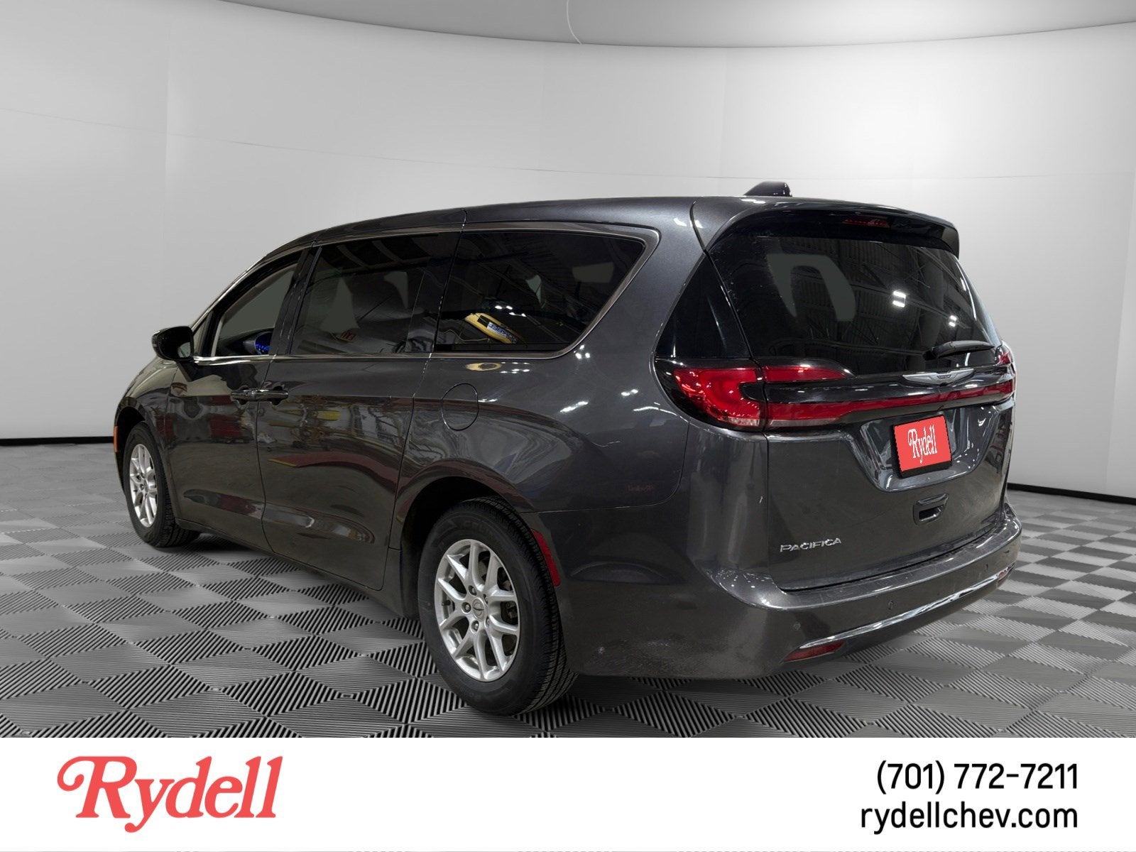 2023 Chrysler Pacifica Touring L