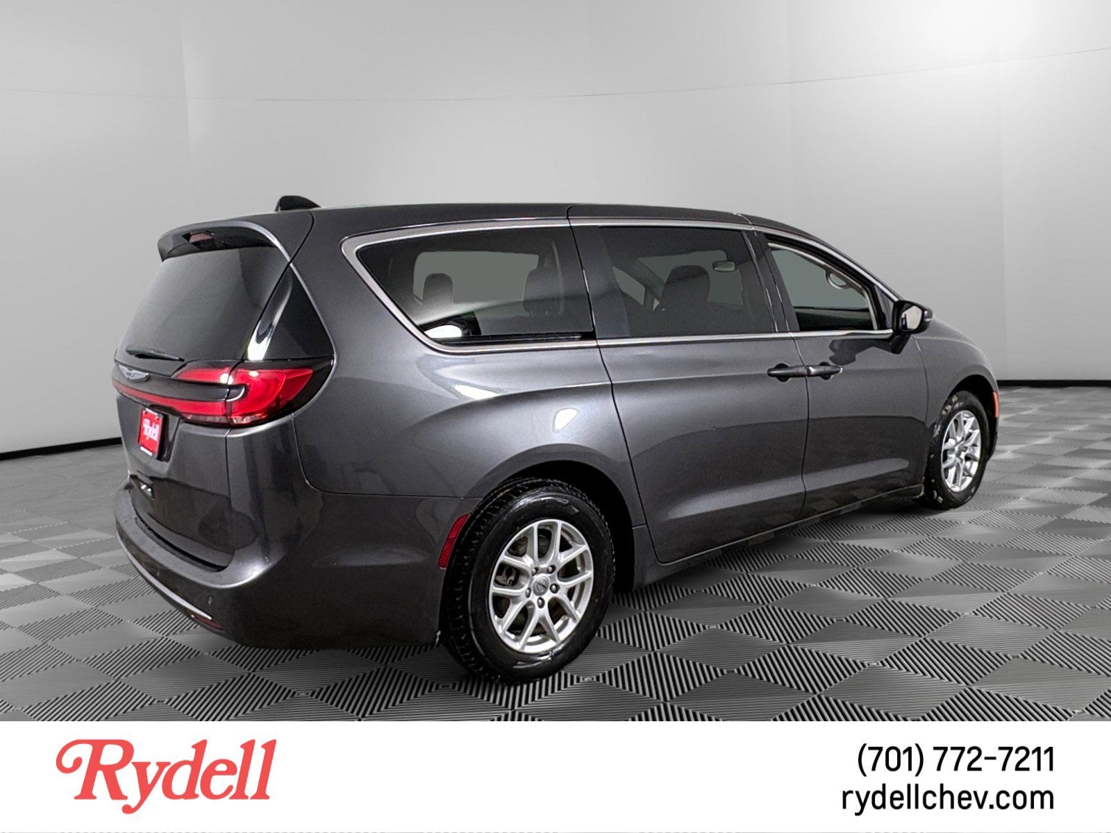 2023 Chrysler Pacifica Touring L